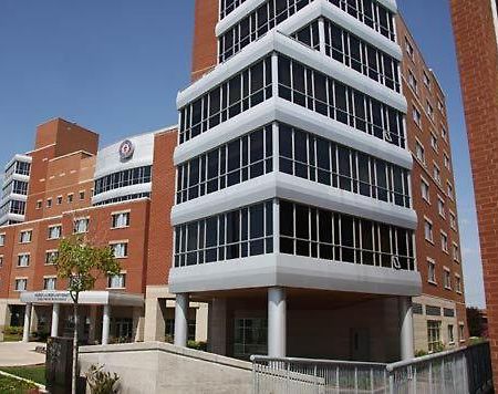 Hotel Laurier - King Street Residence Уотърлу Екстериор снимка
