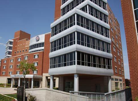 Hotel Laurier - King Street Residence Уотърлу Екстериор снимка